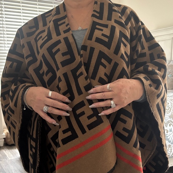 Fendi Tan and Black Logo Wrap - Picture 1 of 4